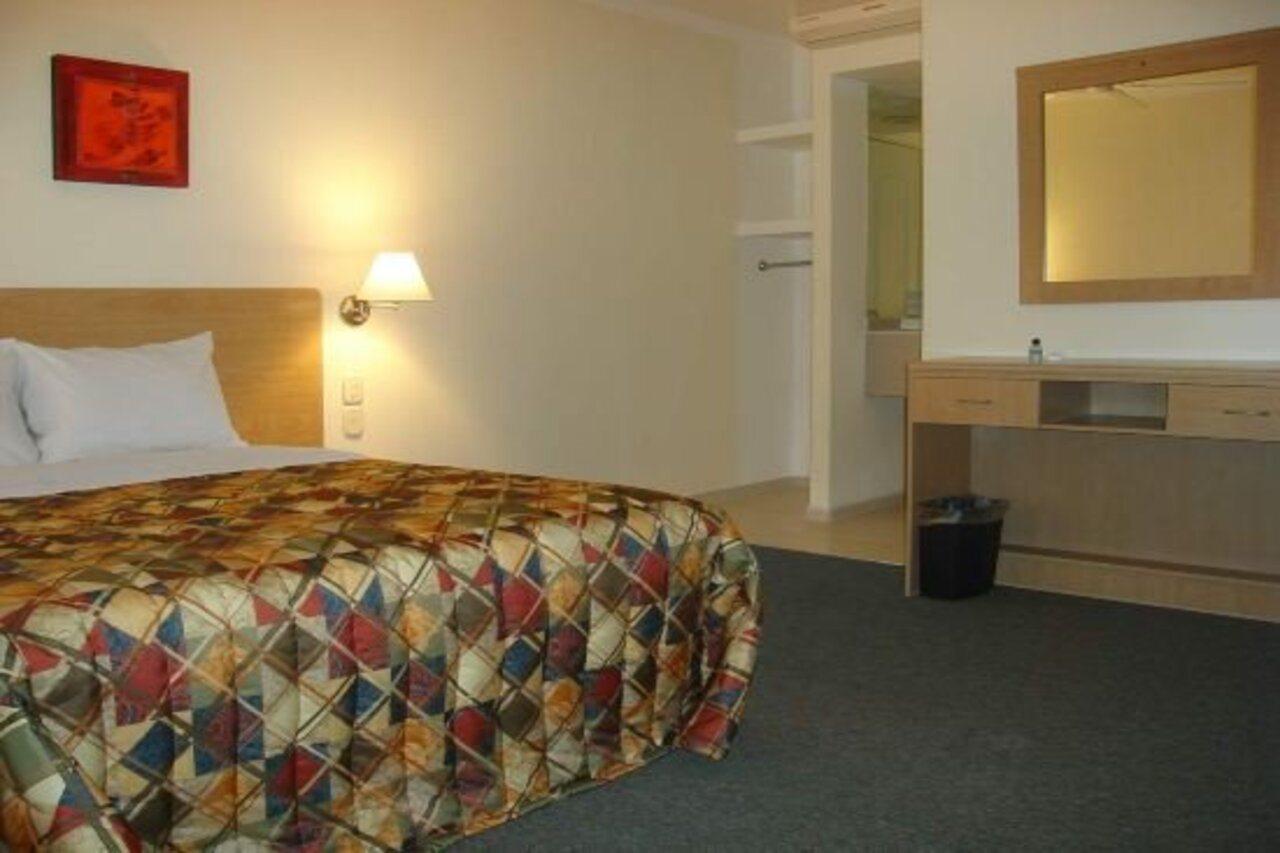 Hotel Castilla Y Leon Guadalajara Extérieur photo