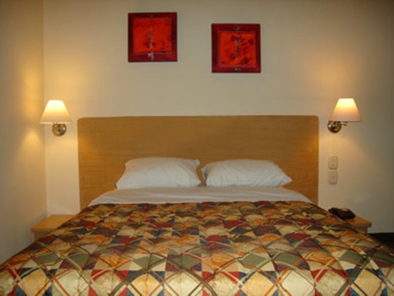 Hotel Castilla Y Leon Guadalajara Extérieur photo